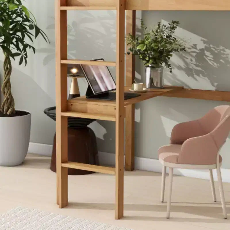 Letto a soppalco alto singolo in legno di gomma con sponda di sicurezza e scrivania integrata