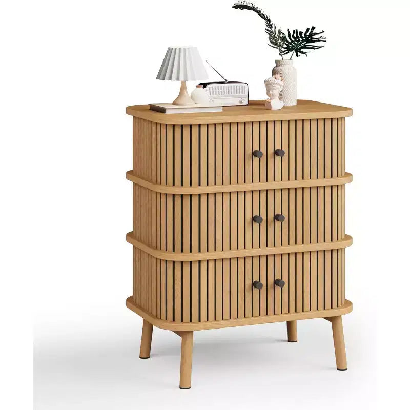 Cassettiera in vimini di metà secolo, cassettiera a 3 cassetti con maniglie nere e gambe in legno per camera da letto e corridoio